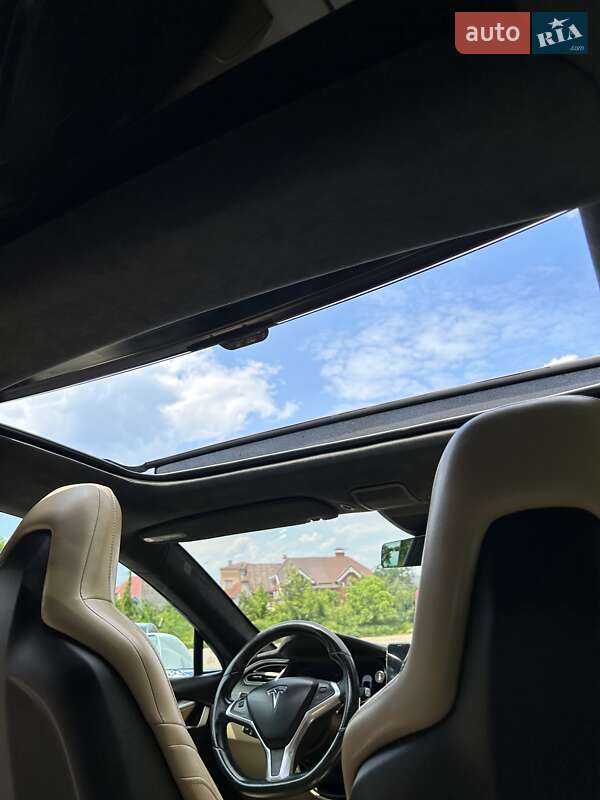 Ліфтбек Tesla Model S 2015 в Житомирі