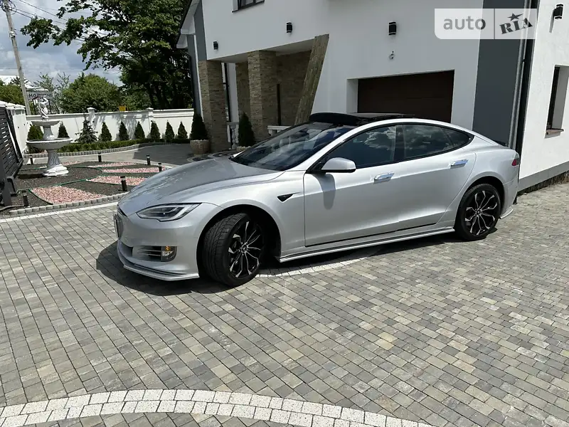 Tesla Model S 2017