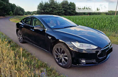 Tesla Model S 2013