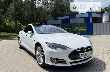 Лифтбек Tesla Model S 2015 в Ковеле