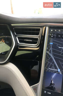 Ліфтбек Tesla Model S 2015 в 