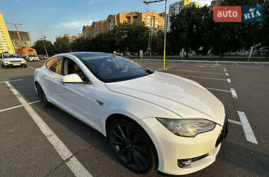 Tesla Model S 2013