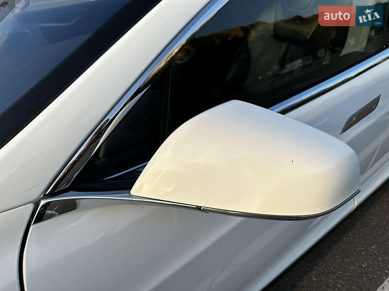 Лифтбек Tesla Model S 2013 в Киеве