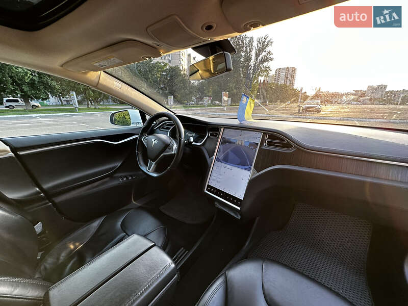 Лифтбек Tesla Model S 2013 в Киеве