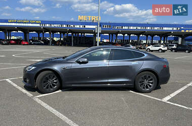 Лифтбек Tesla Model S 2018 в Киеве