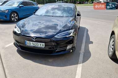Лифтбек Tesla Model S 2017 в Виннице
