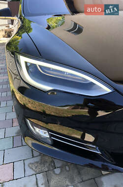 Ліфтбек Tesla Model S 2017 в 