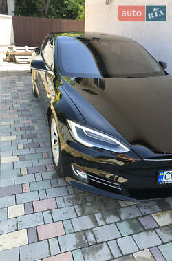 Ліфтбек Tesla Model S 2017 в 