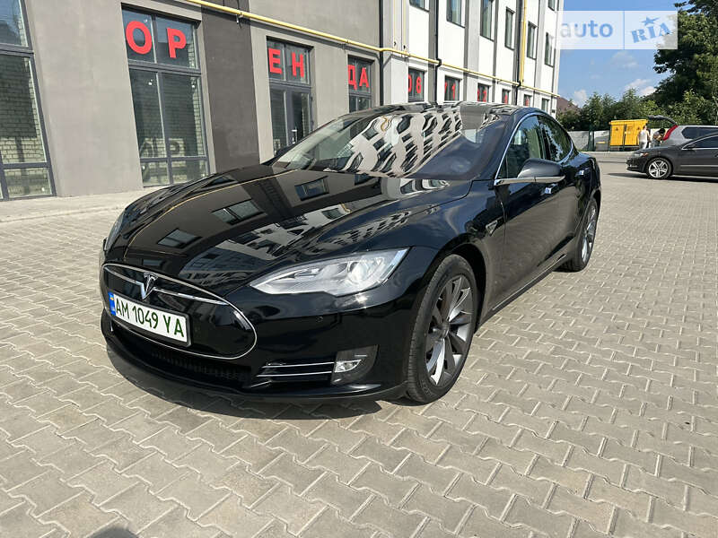 2014 Tesla Model-S, VIN 5YJSA3H1XEFP31368:plate — zdjęcie 1 (autoria)