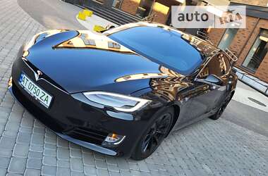 Лифтбек Tesla Model S 2016 в Коломые