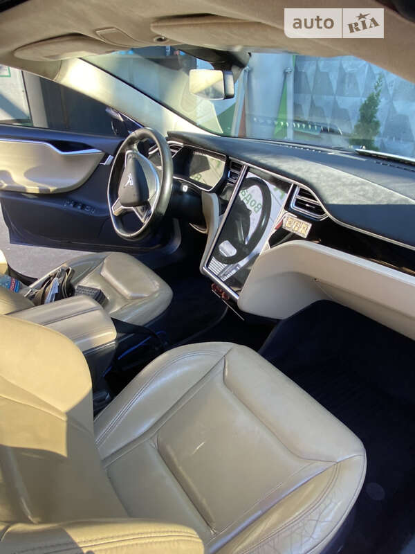 Ліфтбек Tesla Model S 2015 в Обухові