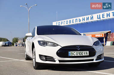 Лифтбек Tesla Model S 2014 в 