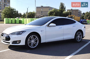 Лифтбек Tesla Model S 2014 в 