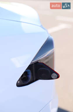 Лифтбек Tesla Model S 2014 в 
