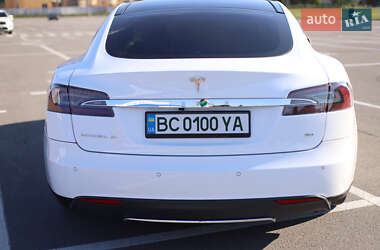 Лифтбек Tesla Model S 2014 в 
