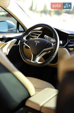 Лифтбек Tesla Model S 2014 в 