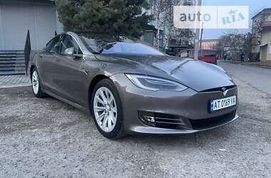 Лифтбек Tesla Model S 2016 в Ивано-Франковске