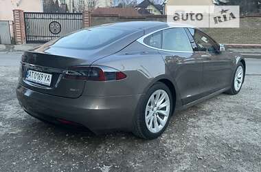 Лифтбек Tesla Model S 2016 в Ивано-Франковске