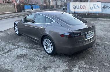 Лифтбек Tesla Model S 2016 в Ивано-Франковске