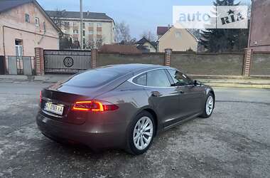 Лифтбек Tesla Model S 2016 в Ивано-Франковске