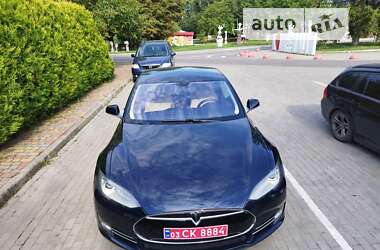 Лифтбек Tesla Model S 2014 в Луцке