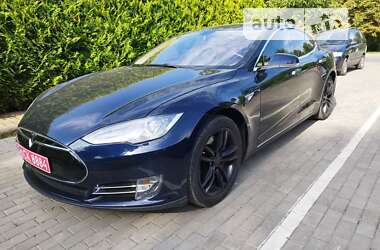 Tesla Model S 2014