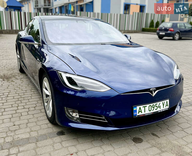 Ліфтбек Tesla Model S 2018 в Івано-Франківську