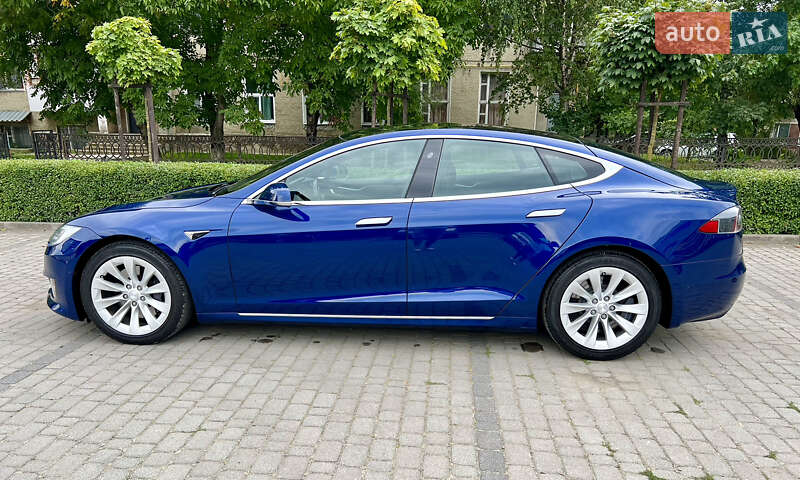 Ліфтбек Tesla Model S 2018 в Івано-Франківську