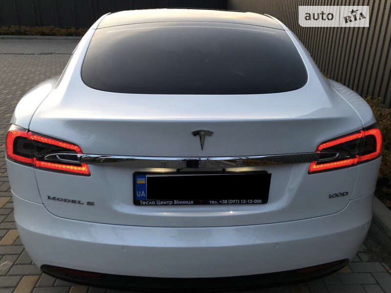 Ліфтбек Tesla Model S 2017 в Вінниці