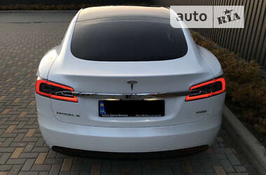 Лифтбек Tesla Model S 2017 в 