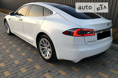 Лифтбек Tesla Model S 2017 в Виннице