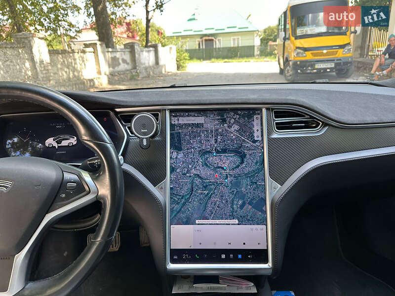 Лифтбек Tesla Model S 2017 в Каменец-Подольском