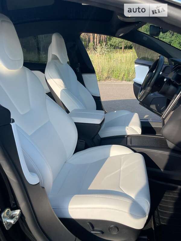 Лифтбек Tesla Model S 2017 в Киеве