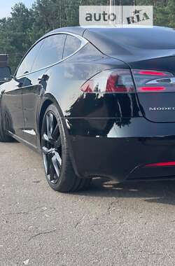 Лифтбек Tesla Model S 2017 в 