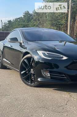 Лифтбек Tesla Model S 2017 в 