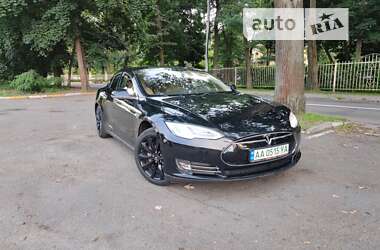 Лифтбек Tesla Model S 2014 в Буче