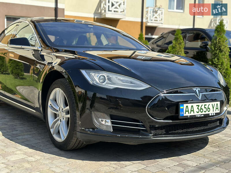 Лифтбек Tesla Model S 2013 в Киеве