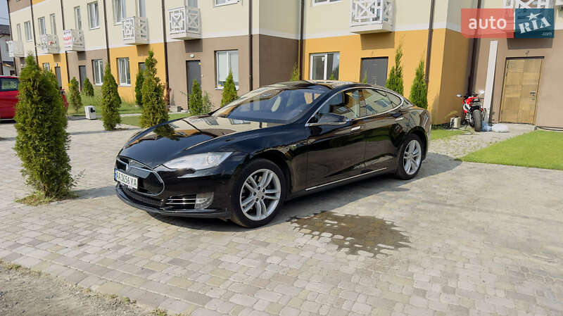 Ліфтбек Tesla Model S 2013 в Києві