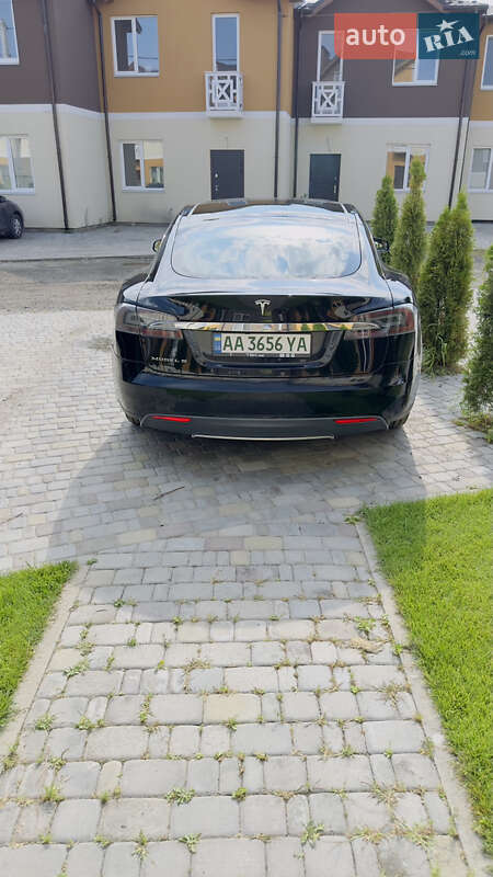 Ліфтбек Tesla Model S 2013 в Києві