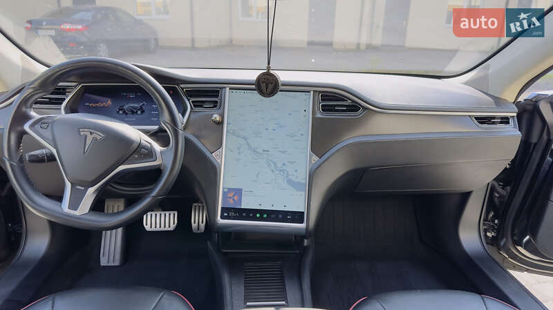 Ліфтбек Tesla Model S 2013 в Києві