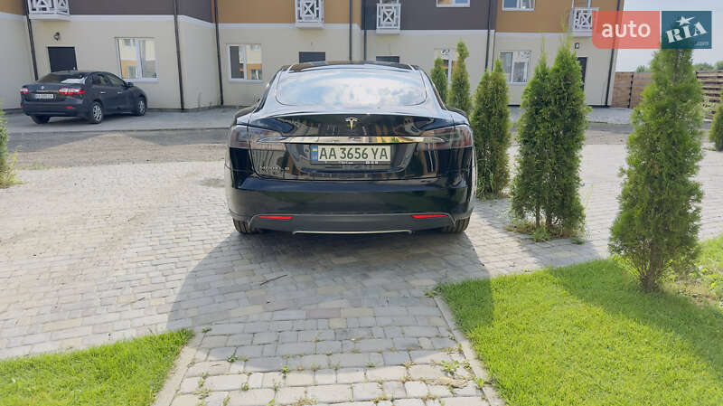 Ліфтбек Tesla Model S 2013 в Києві