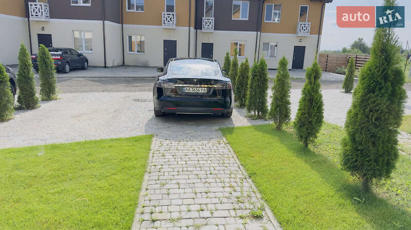 Ліфтбек Tesla Model S 2013 в Києві