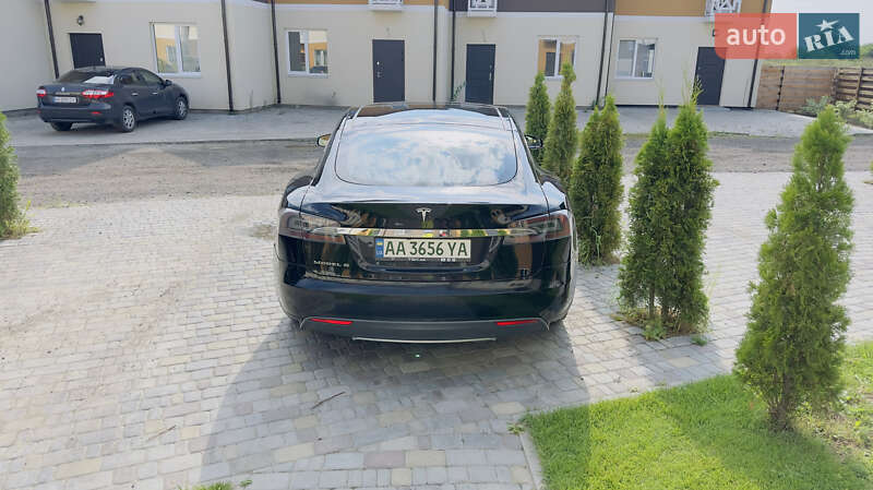 Ліфтбек Tesla Model S 2013 в Києві