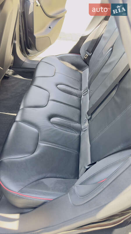 Лифтбек Tesla Model S 2013 в Киеве