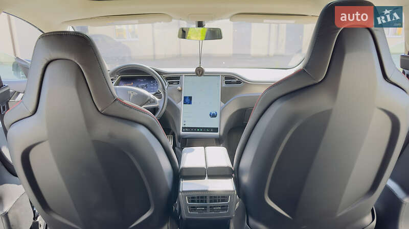 Лифтбек Tesla Model S 2013 в Киеве