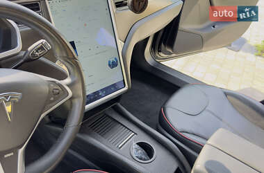 Ліфтбек Tesla Model S 2013 в 