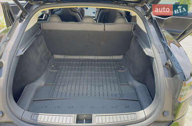 Ліфтбек Tesla Model S 2013 в 