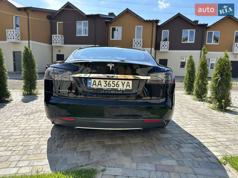 Ліфтбек Tesla Model S 2013 в Києві