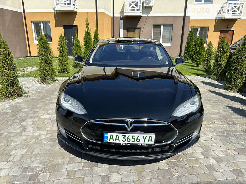Ліфтбек Tesla Model S 2013 в Києві