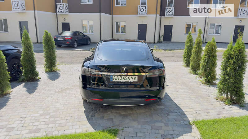 Ліфтбек Tesla Model S 2013 в Києві
